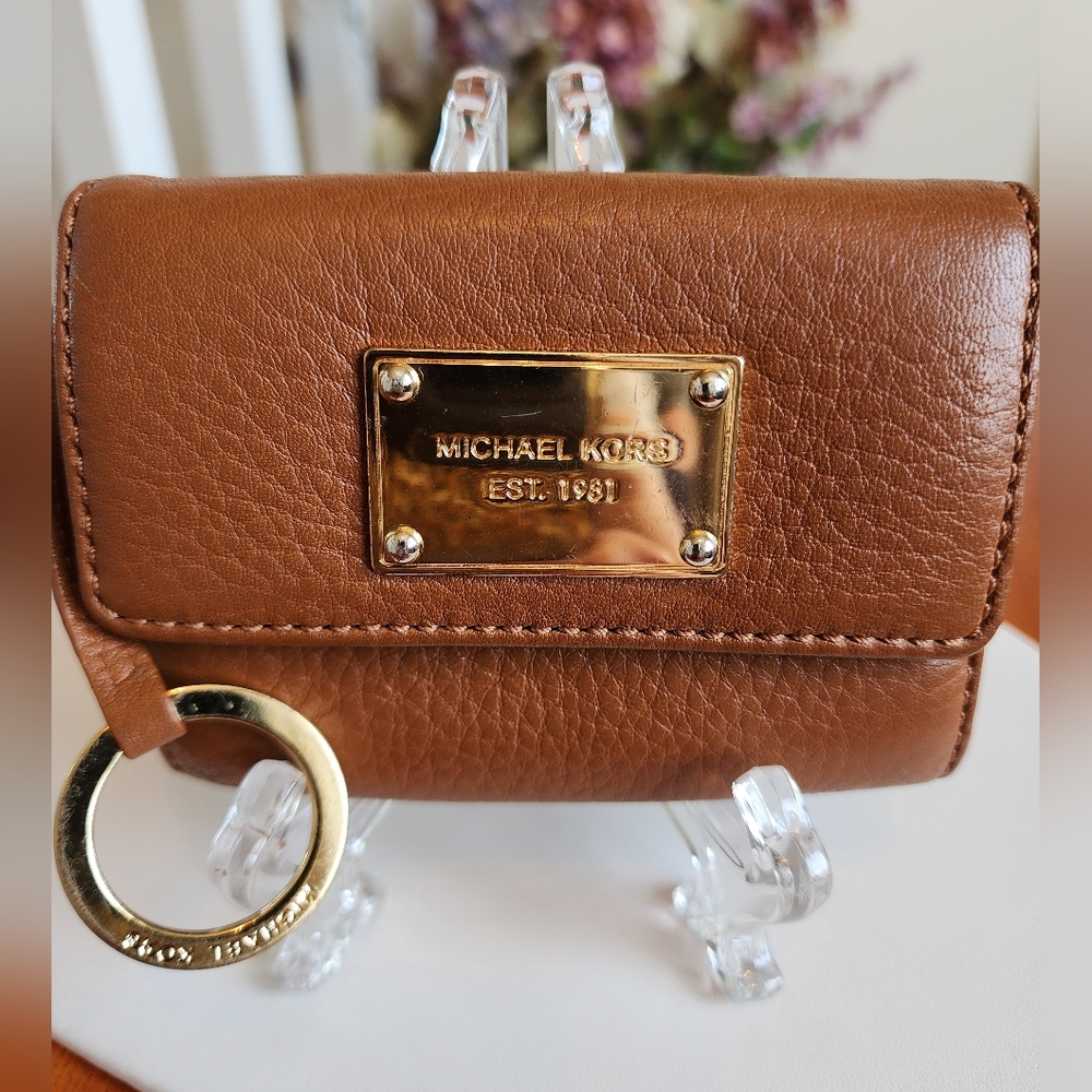 Michael Kors Brown Pebbled Leather Keychain Wallet, Like New Condition